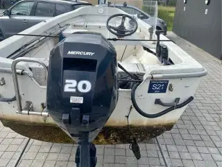 Cresent 434 Styrpult jolle med 20HK Mercury 4 takt