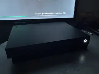 Xbox One x 1TB 