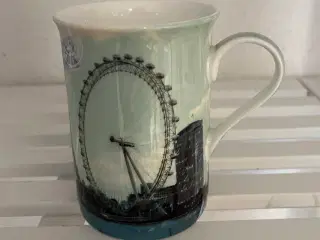 Maison Strauss Fine Bone China krus med Paris moti