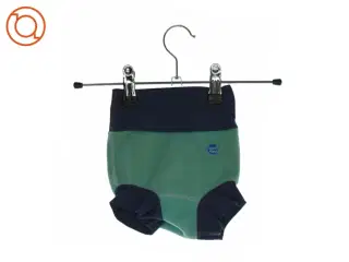 Badebukser + solhat fra Splash About og Reed (Str. 6-12 mdr.)