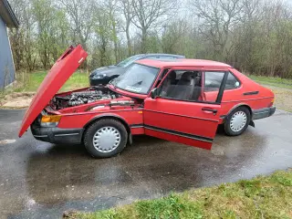 Saab 900