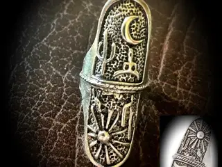 * Sterlingsølv; Ring - med ørken-symboler