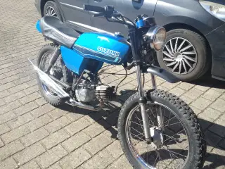 Suzuki dm 50