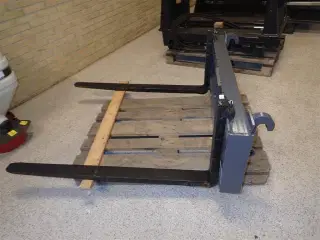 - - - EAT pallegafler m/euro beslag 2000 kg