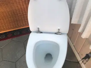 Ifø Toilet, brugt men velholdt 