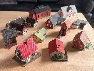 Modelhuse til togbane.