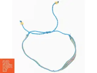 Håndlavet armbånd i perler (str. 26 cm)