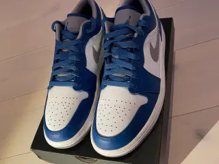 Nike Air Jordan 1 True Blue 