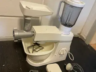 røremaskine.  Kenwood  virker som den Skal, 600 W,