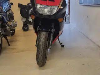 Honda CBR1000F