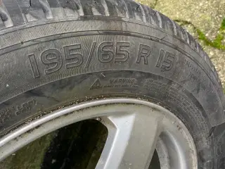 4 fælge med gode dæk 195/65/15