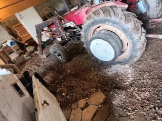 Traktor med frontlift 