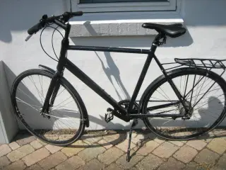 Herrecykel med 8 gear.