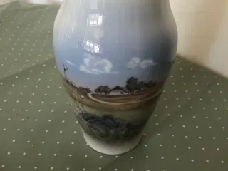 Royal Copenhagen vase med landskab