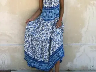 BOHO Blomstret kjole.M.stropper/størrelse :Medium