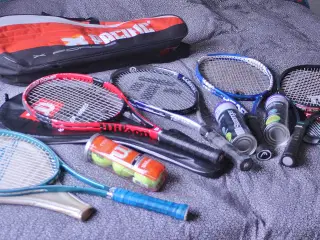 Tennis Ketchere, taske og bolde.