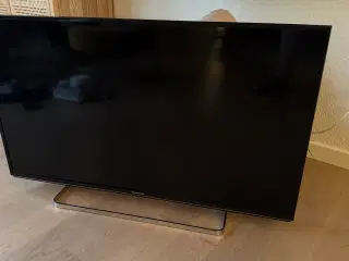 Panasonic 40” Full HD LED TV