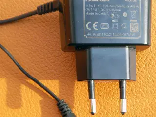 Oplader Nokia AC-3E rejselader 5V 350mA med 2mm