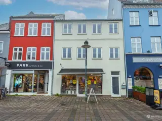 Sublim placering midt på Stændertorvet!