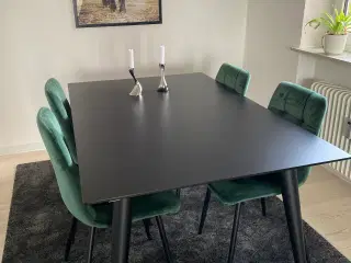 Spisebord m 4 stole