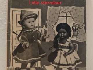 K.Clausen:Klip og sy dukketøj i 8 størrelser.1956.