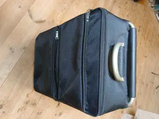 Sort kuffert ca. 40 liter