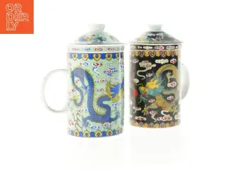 Dekorerede porcelænskrus med låg (str. 14,5 x 7,5 x 11 cm)