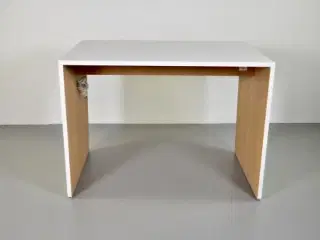 Højbord/ståbord med egefiner og hvid laminat