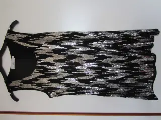 Flot sort og sølv bluse - tunika i str M fra Milla