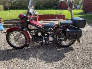 Nimbus 1953 med kassesidevogn 