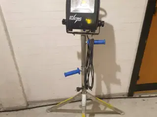 LED arbejdslampe med stander
