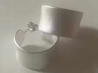 * Sterlingsølv; Materet øreringe