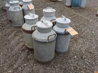 MÆLKEJUNGER, 4