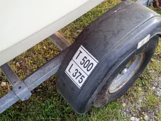 Sejljolle med trailer og motor