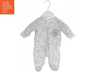 Babysparkedragt med dyreprint og hjerte motiv fra Babyworks (str. 62)