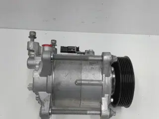 Klima-Kompressor uden magnetkobling - Kun 10 Km R19749 BMW X3 (F25) X4 (F26) F56 F45 SAT F46 MPV G11 G12 F55 F54 X1 (F48) F57 F60 F52 X1 (F49) X2 (F3