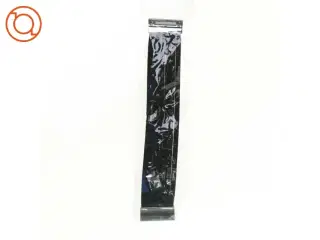 Armbånd med nitter og magnet lås (str. 19 x 3 cm)