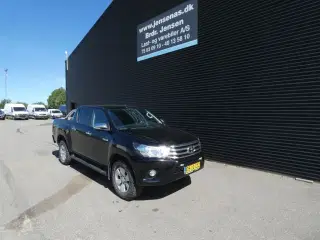 Toyota HiLux 2,4 D-4D 4x4 150HK DobKab Aut.