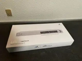 Unify Ubiquity 24 port switche