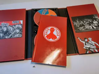 Røde Mors 8 CD box i flot stand