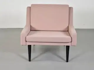 Lyserød loungestol fra via cph