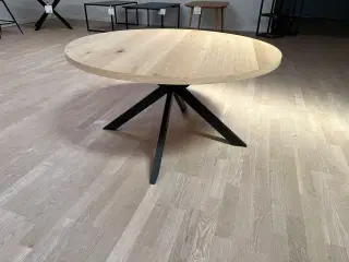 Sofabord ø100, højde 52 cm. Egefiner