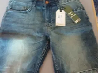 Shorts str. 32 mærke: Marcus. Helt nye. Fejlkøb
