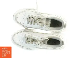 Brugte sneakers fra Puma (str. 37)