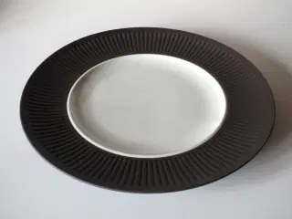 Flamestone fad og tallerken, IHQ