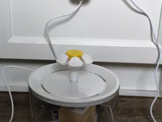 Kattefontæne + bevægelsessensor