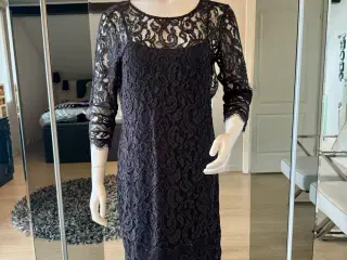 Mørkegrå kjole fra soyaconcept str L