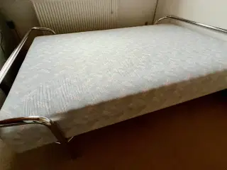 Springmadres med fjeder som i gamle dage