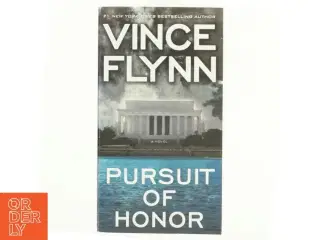 Pursuit of Honor af Vince Flynn (Bog)