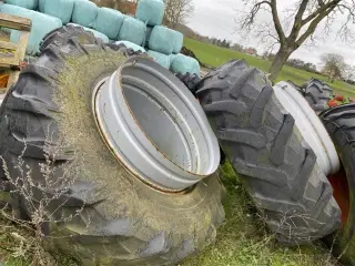 Goodyear 20.8 R42